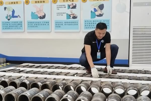 中杰特装高级技师王庆祥应邀担任国际焊接大赛裁判！